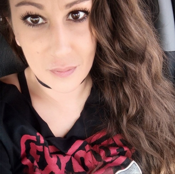 Meet your Posher, Jaime - Picture 2 of 2